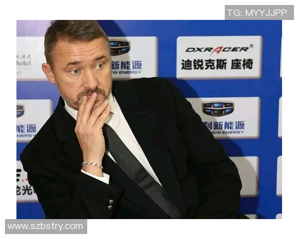 苏格兰足球传奇亨德利的职业生涯回顾与辉煌成就解析 苏格兰足球传奇亨德利的职业生涯回顾与辉煌成就解析